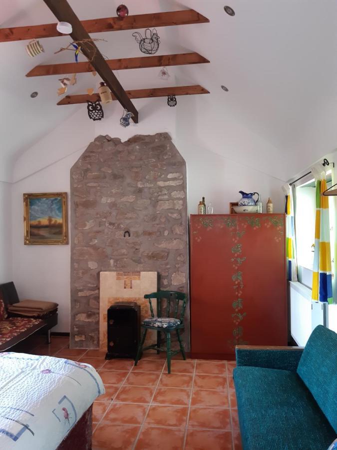 Back2Roots - Beautifully Restored Cottage, Doochary Luaran gambar